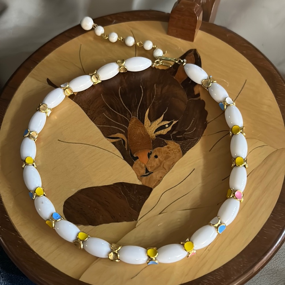 Poured Milk Glass Dangle Necklace By Crown Trifari Vintage 1955-1969